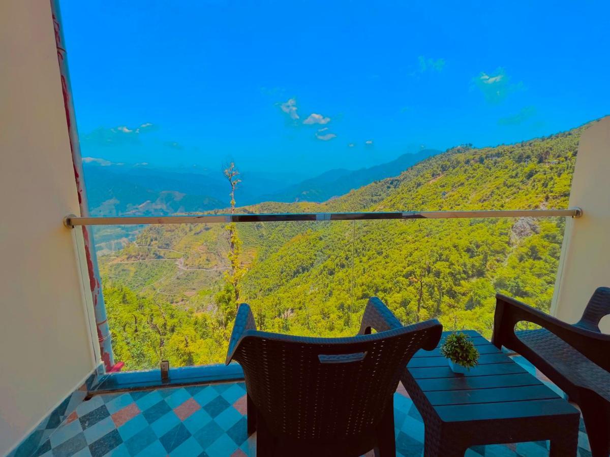 The Pinerock Resort, 穆索里 外观 照片