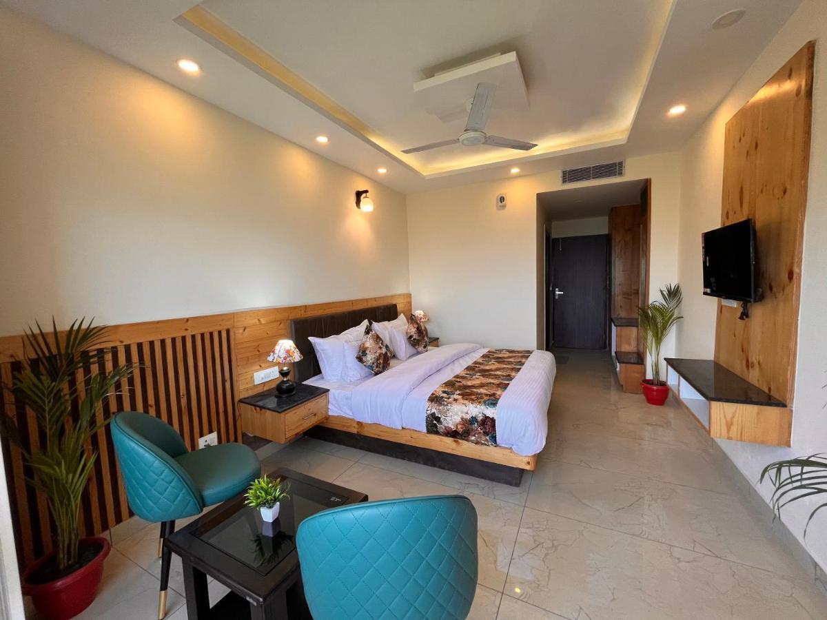 The Pinerock Resort, 穆索里 外观 照片
